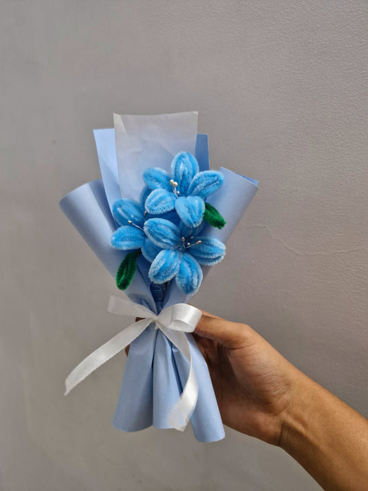Lily small bouquet