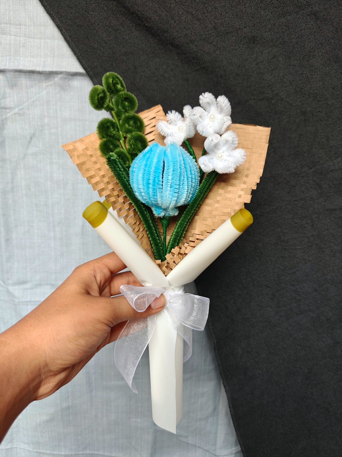 Tulip with forget me nots