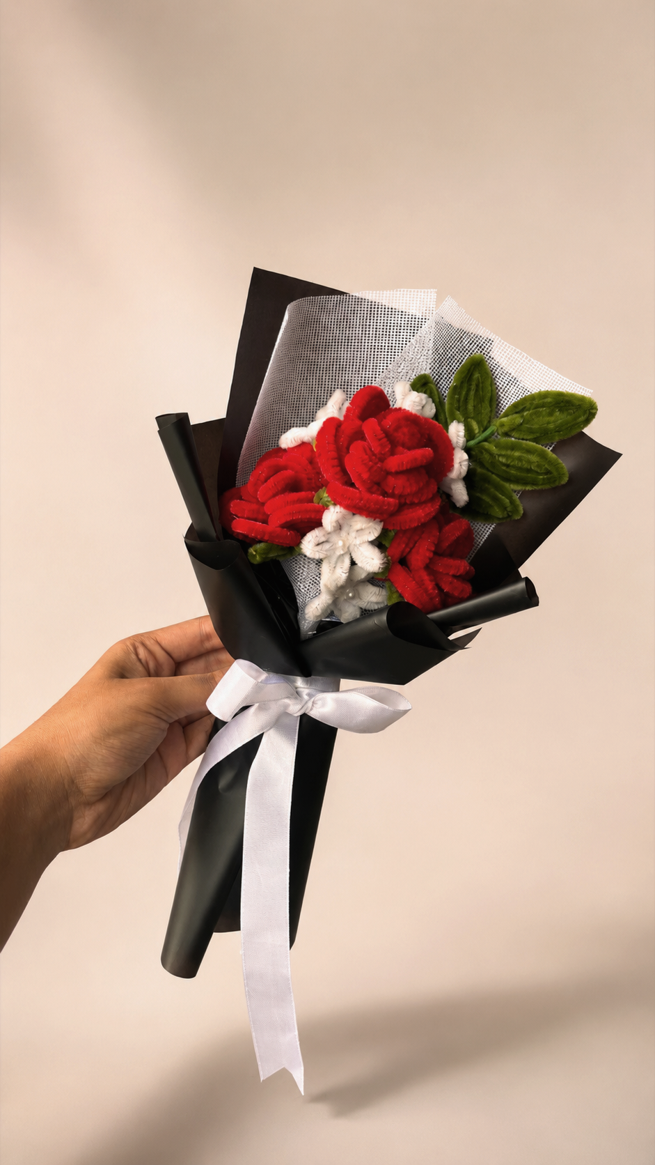 3 Roses & white bloom